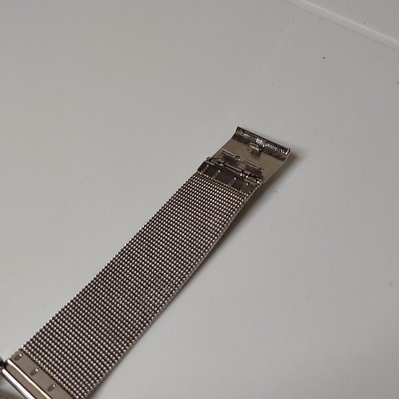 Silver Tone Steve Madden Watch With White Dial - Picture 7 of 14